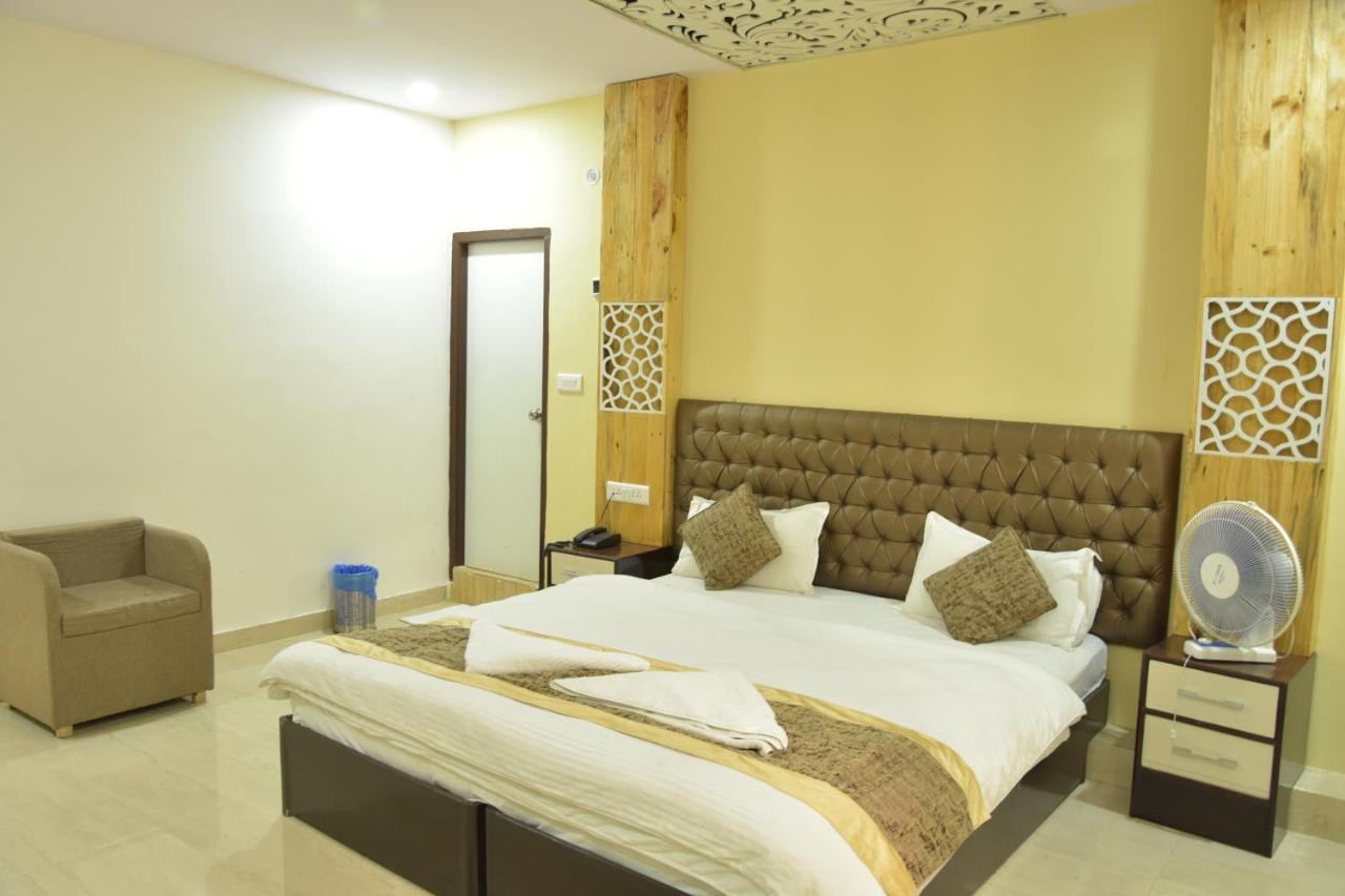 Hotel Sarweshwary Βαρανάσι Εξωτερικό φωτογραφία