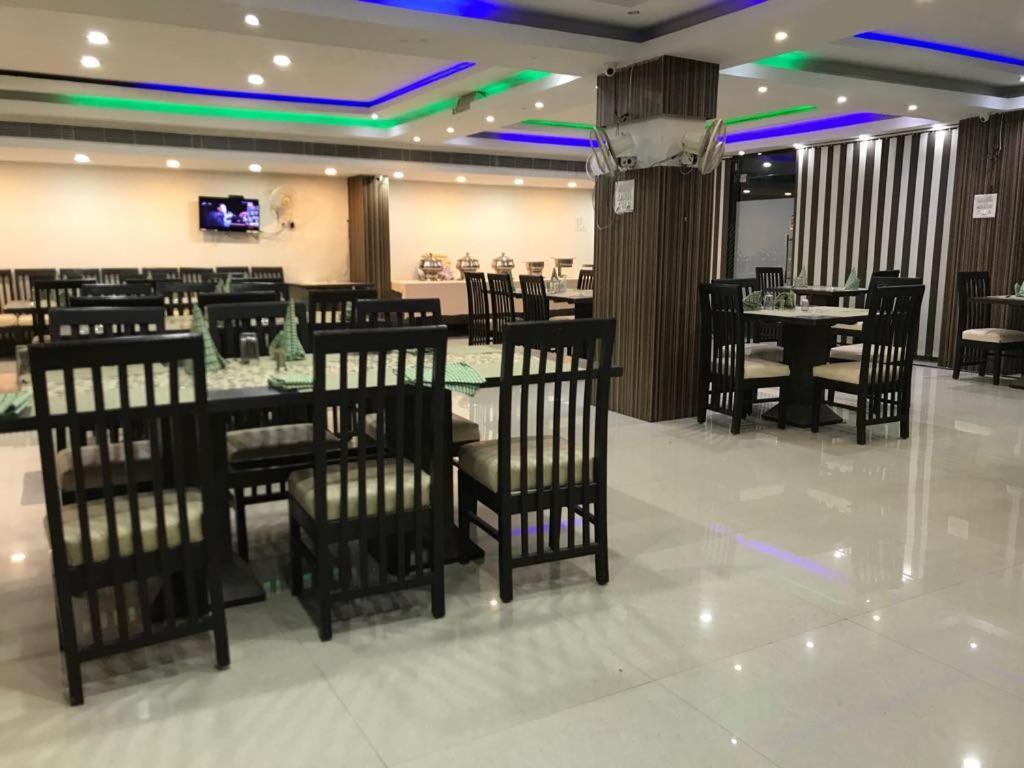 Hotel Sarweshwary Βαρανάσι Εξωτερικό φωτογραφία