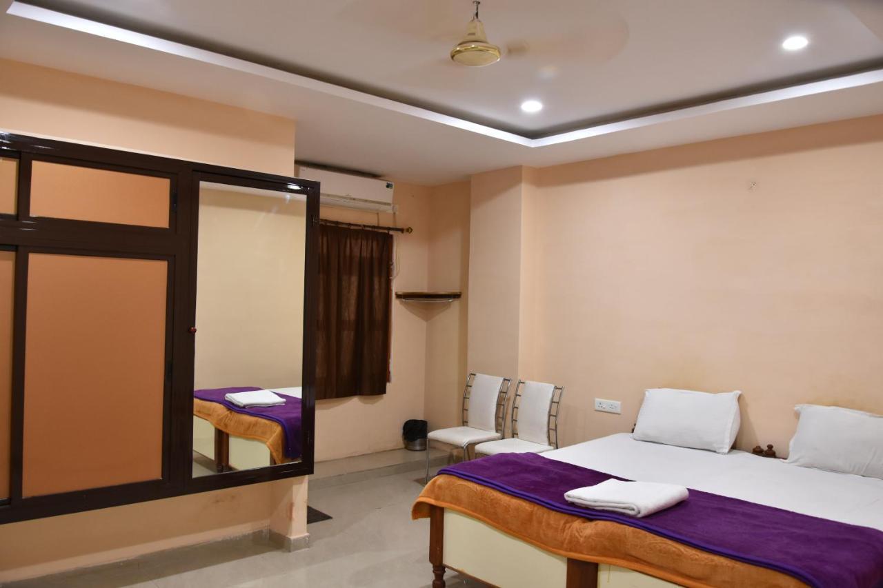 Hotel Sarweshwary Βαρανάσι Εξωτερικό φωτογραφία