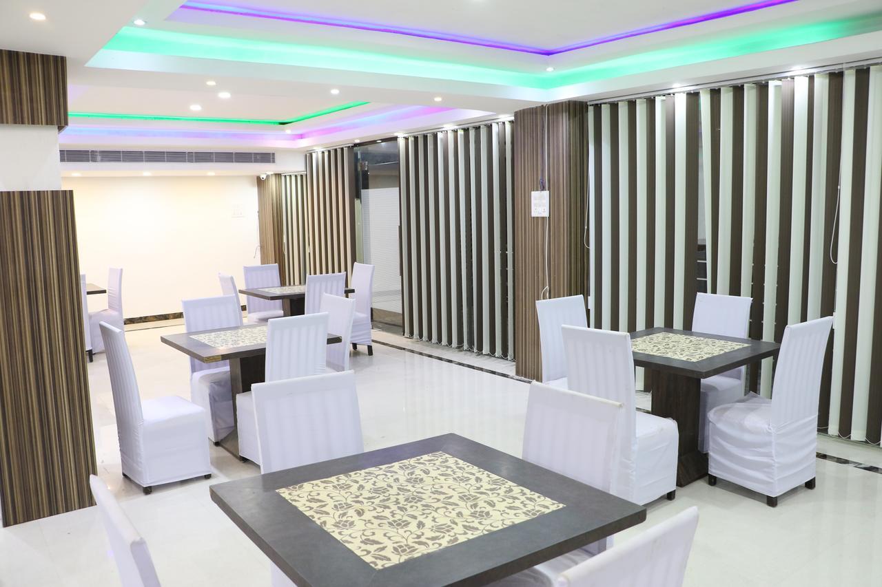 Hotel Sarweshwary Βαρανάσι Εξωτερικό φωτογραφία