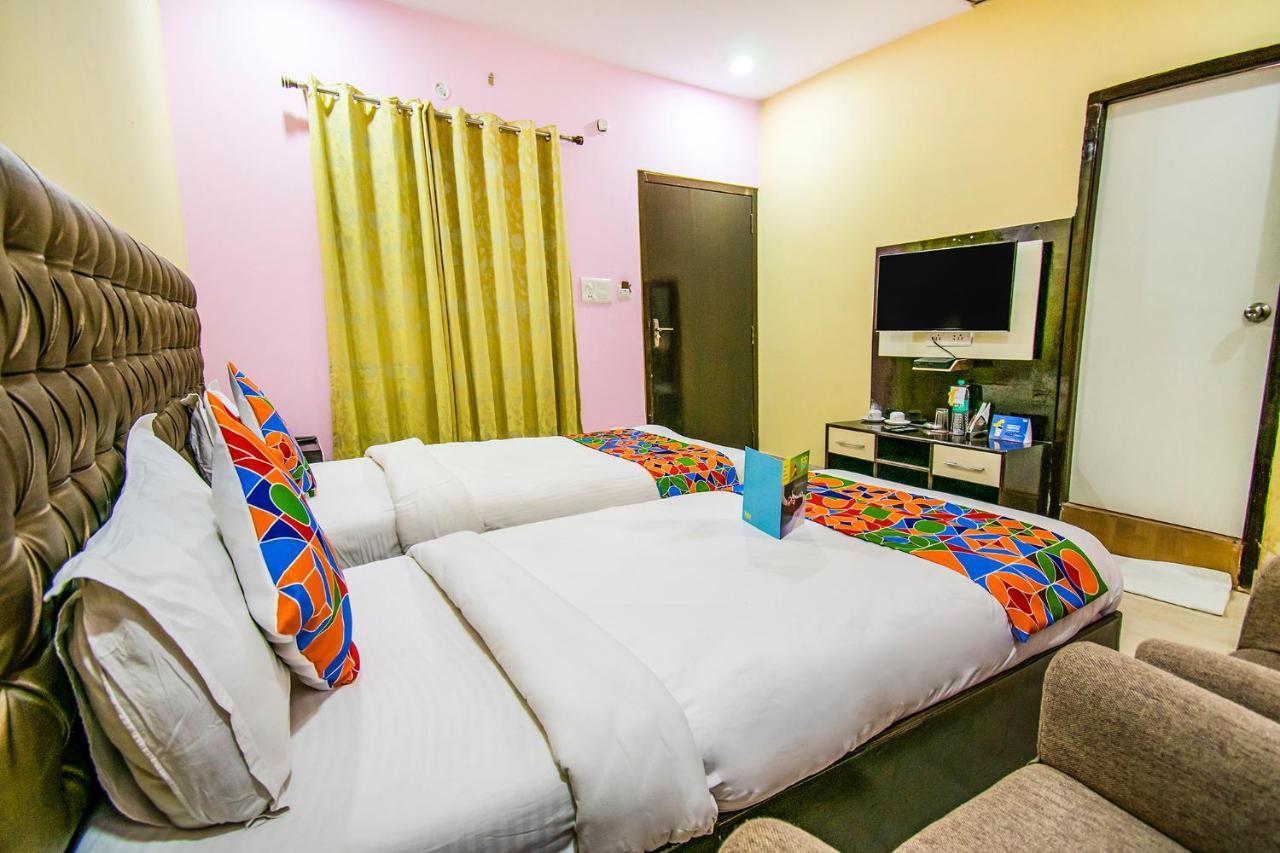 Hotel Sarweshwary Βαρανάσι Εξωτερικό φωτογραφία