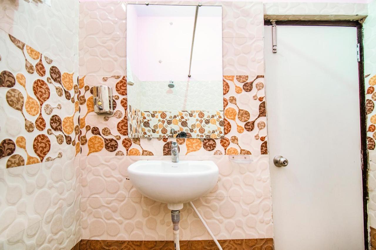 Hotel Sarweshwary Βαρανάσι Εξωτερικό φωτογραφία