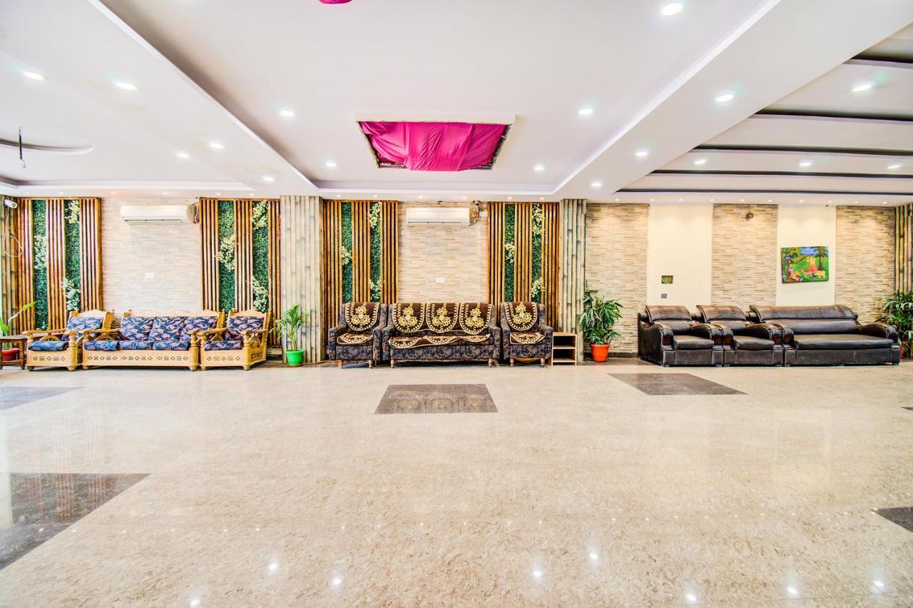 Hotel Sarweshwary Βαρανάσι Εξωτερικό φωτογραφία